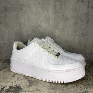 NIKE Air Force 1 Sage Low